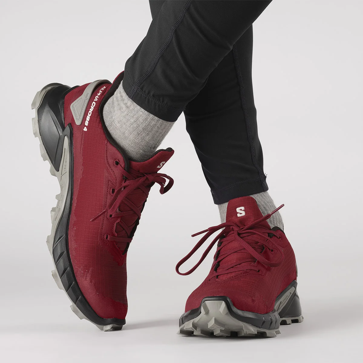 ALPHACROSS 4 GTX (Bird/Black/Frost Gray) ALPHACROSS 4 GTX (Bird/Black/Frost Gray)